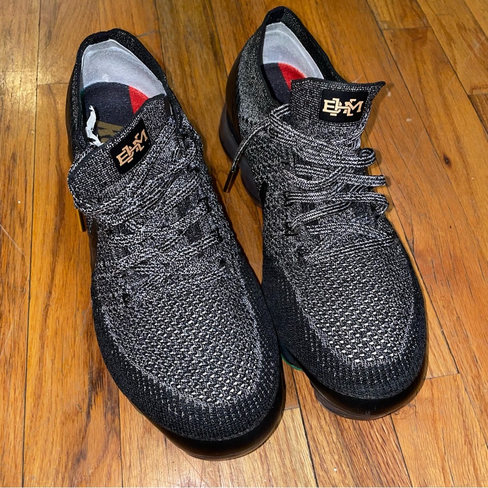 Nike air vapormax flyknit BHM size 10.5